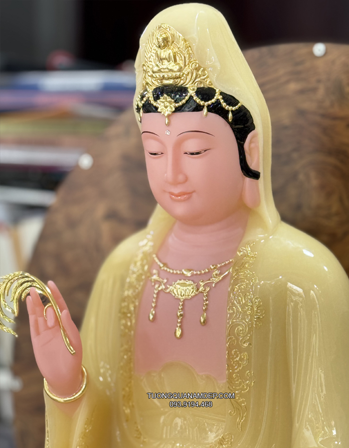 Tượng Quan Âm Thạch Anh đẹp Áo Rủ Dát Vàng Cao Cấp