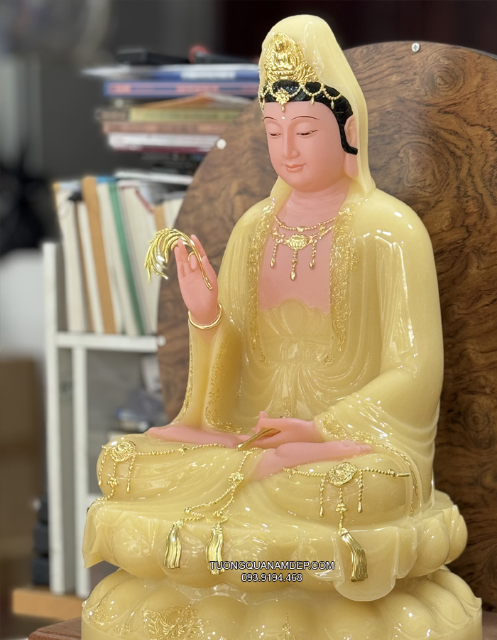 Tượng Quan Âm Thạch Anh đẹp Áo Rủ Dát Vàng Cao Cấp