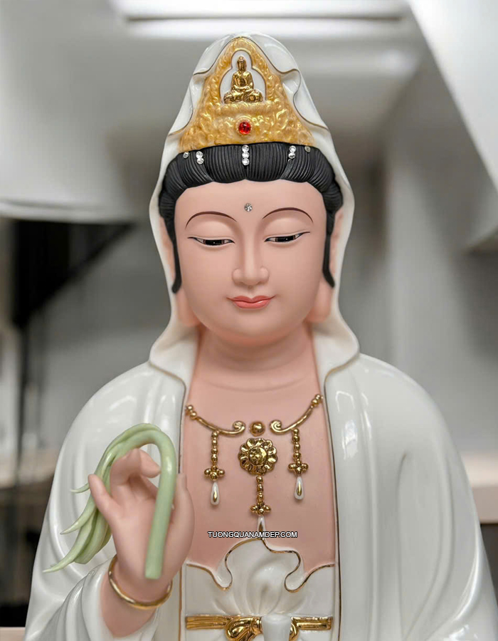 Tượng Quan Thế Âm Bồ Tát bằng sứ trắng hoa sen đẹp